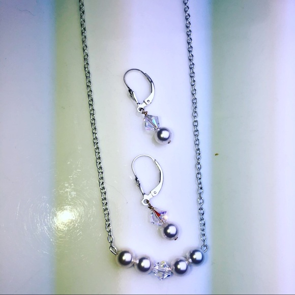Swarovski Pearls & Gemstones - Picture 1 of 1
